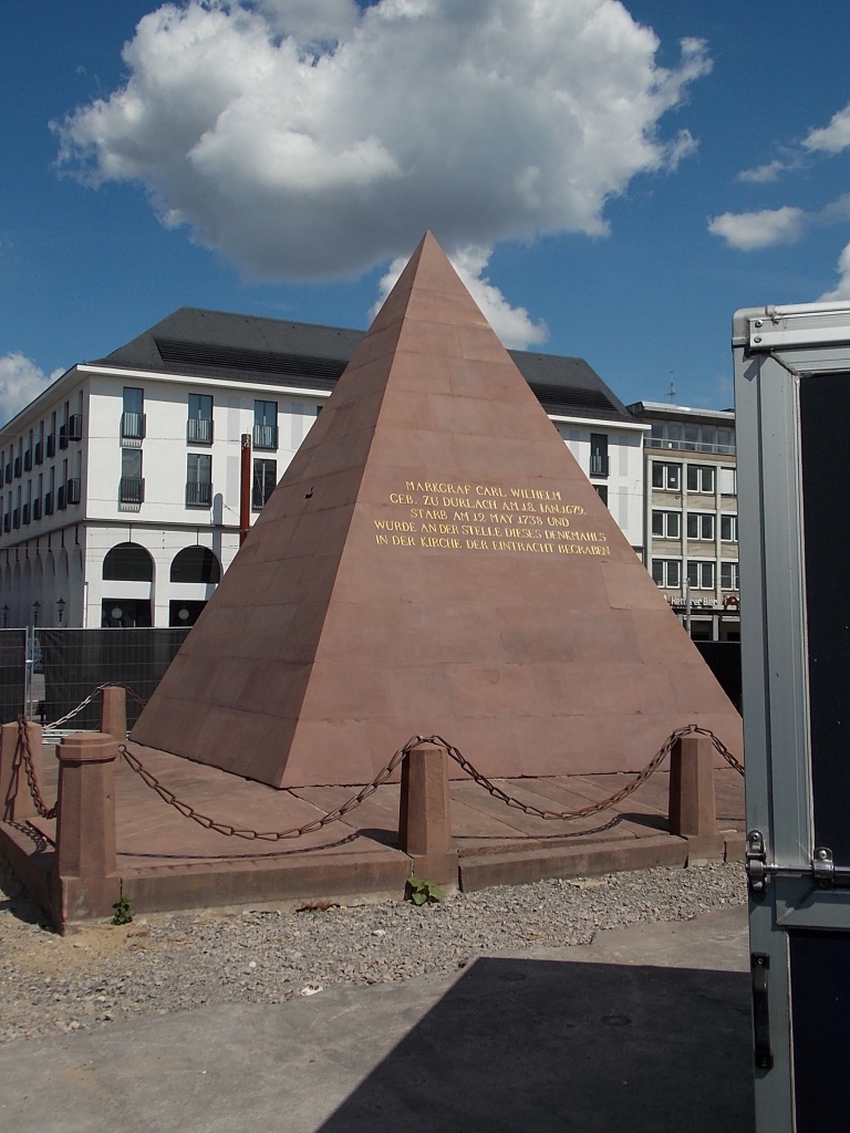 Karlsruhe Pyramide Deutsche Alleenstrasse Etappe 6