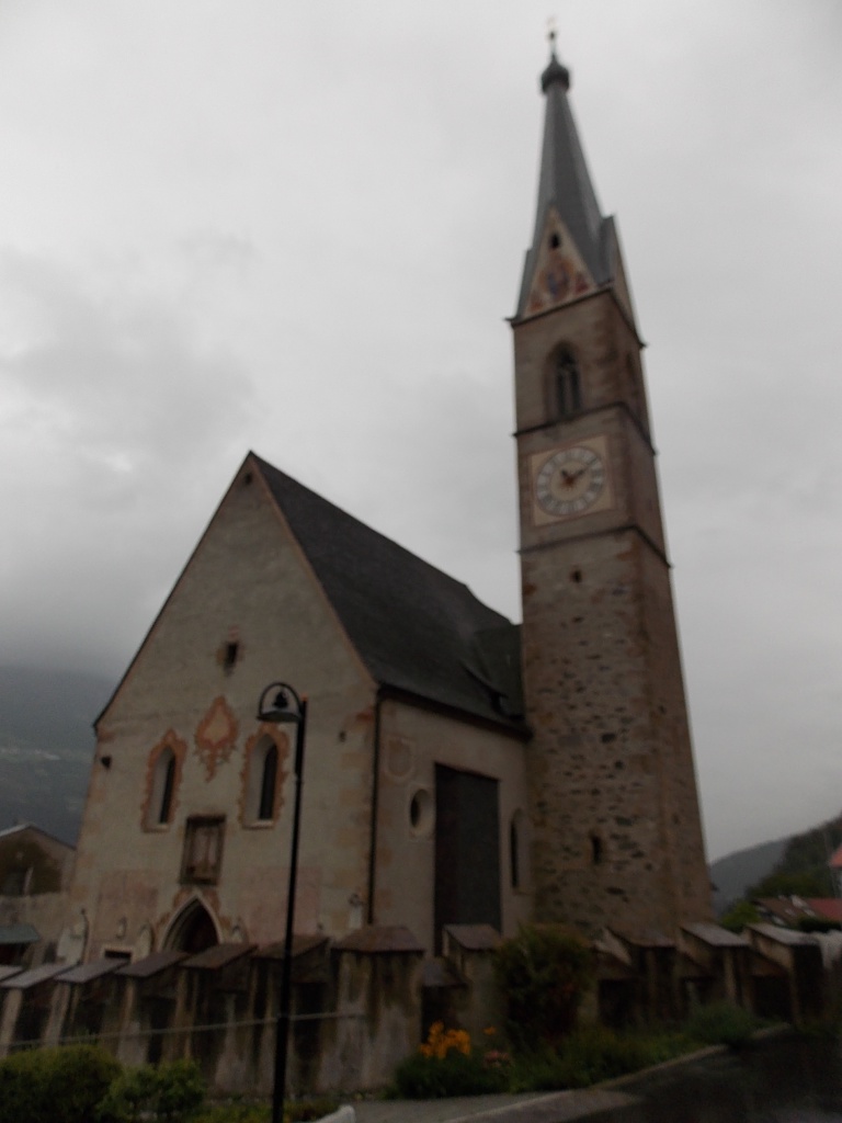 Tschengls Kirche Pfarrei Maria Geburt Etschweg