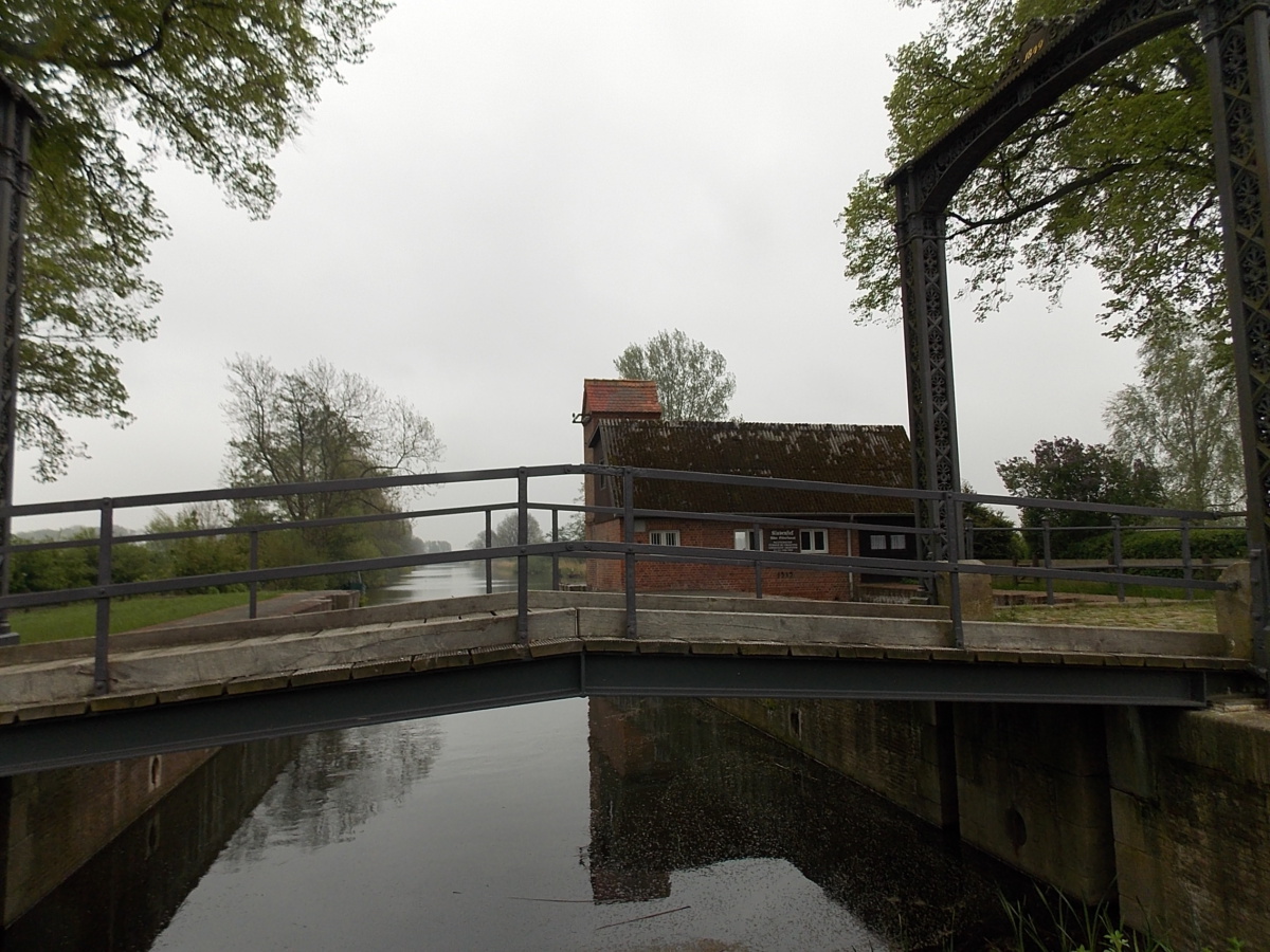 Elegantes Alte Schleuse Strohbrck Ebenbild