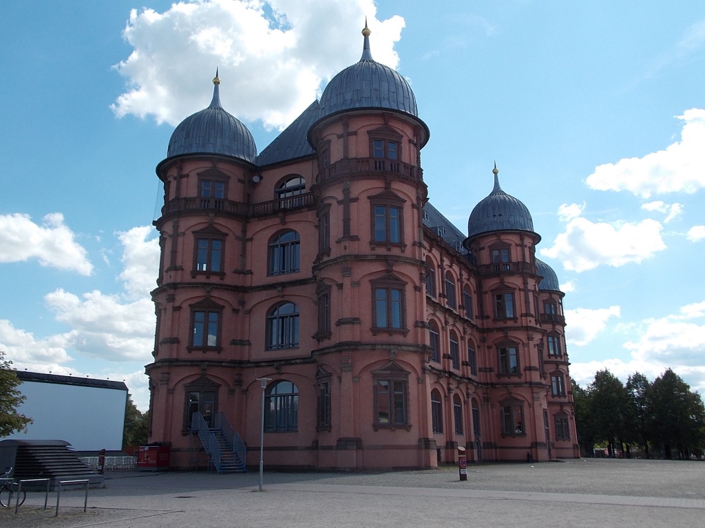 Karlsruhe Schloss Gottesaue Deutsche Alleenstrasse Etappe 6