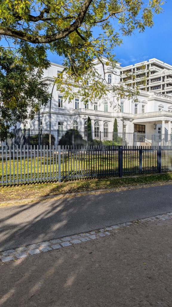 Hamburg Das Weiße Haus l Michael Rieck l FWSpass